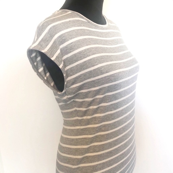 BANANA REPUBLIC | grey and white striped top.  size M NWOT - Picture 3 of 14
